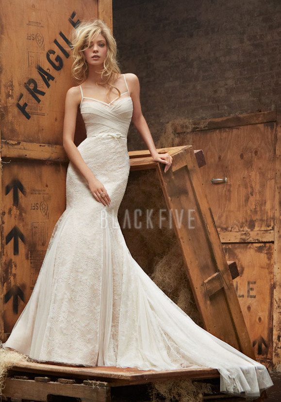 lace gown for wedding